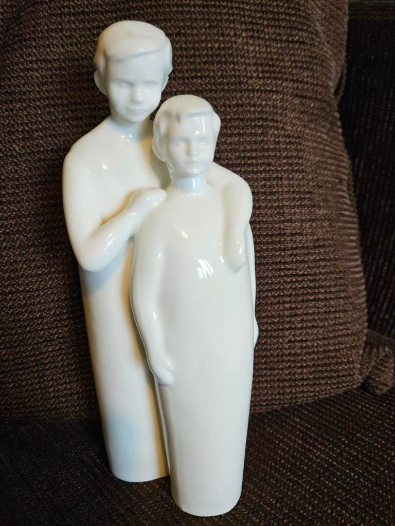 Royal Doulton Images DB37 “Brothers” – Made in England
