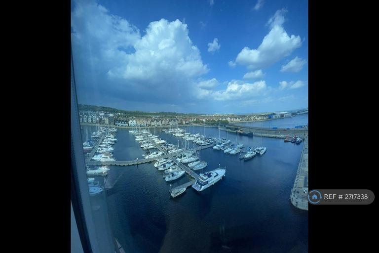 2 bedroom flat in Marina Point East, Chatham, ME4 (2 bed) (#2717338)