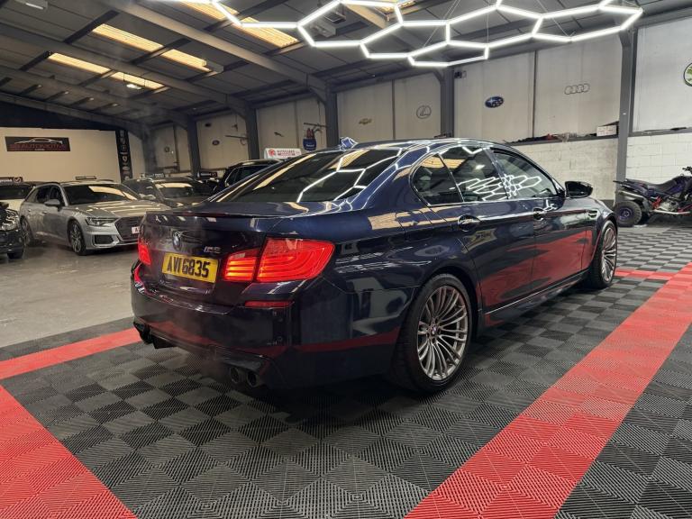 BMW M5 4.4 M5 Saloon 2011