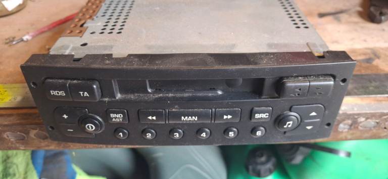 Car radio 