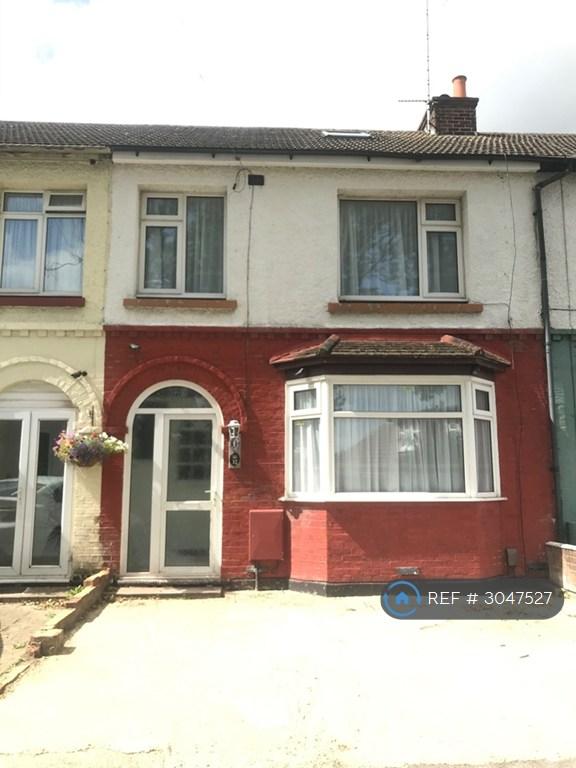 5 bedroom house in The Ridgeway, Gillingham, ME7 (5 bed) (#3047527)