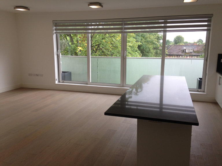 Quality Development Ground 3 Double Bed 2 Bath Flat Open Plan Doors Garden Drive VeryNearTubeShops