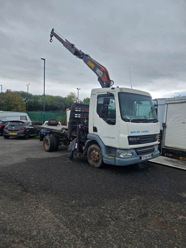 Hiab 650 starts drives yard truck 