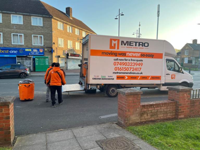 Metro Man and Van Knutsford/Cheshire/Greater Manchester.