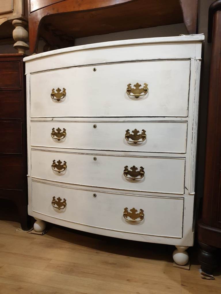 Beautiful Antique Bow Front Large Chest Of Drawers Commode Dresser Very rare