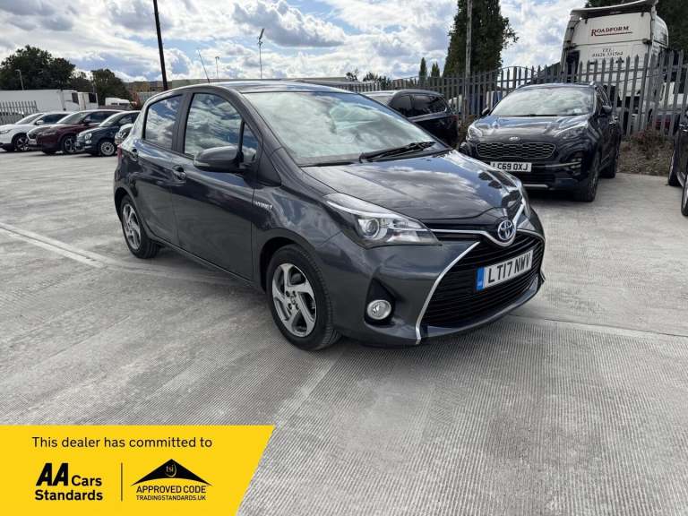 2017 Toyota Yaris 1.5 VVT-h Icon E-CVT Euro 6 (s/s) 5dr HATCHBACK Petrol/Electric Hybrid Automatic