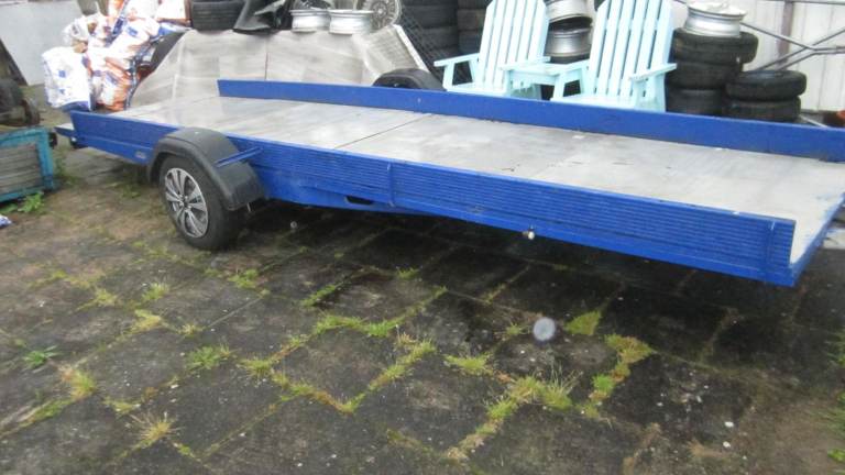 LONG  TRAILER