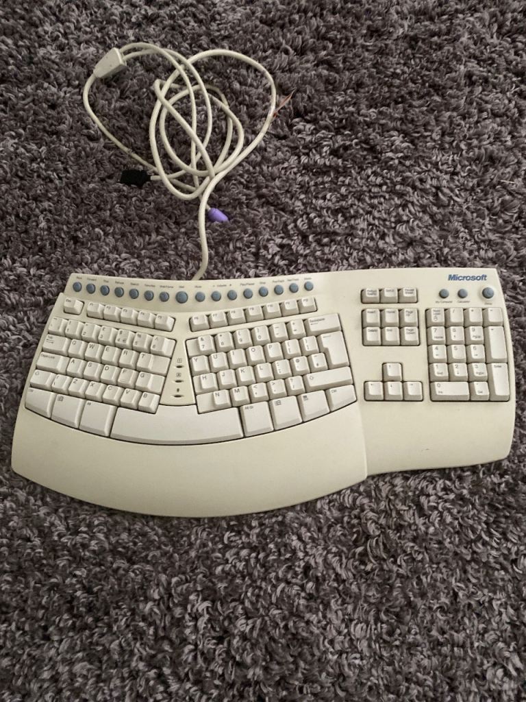 Microsoft Ergonomic Keyboard – Classic Beige, Wired