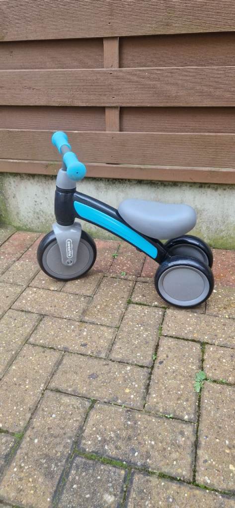 QPLAY SWEETIE BALANCE BIKE. EXCELLENT CONDITION.