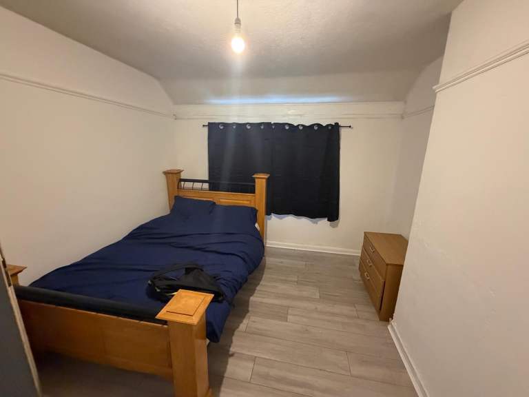 En-suites/rooms/uc/pip/esa