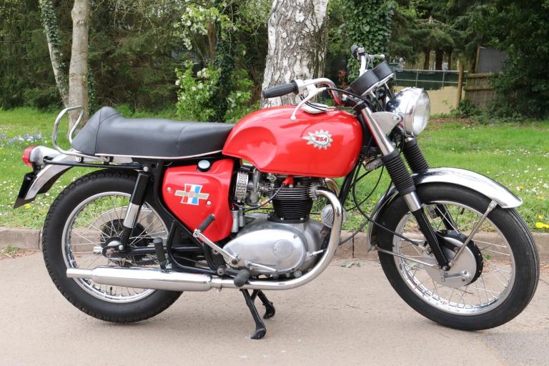 BSA Spitfire MK III 1967 Restored, but non runner, EASY project!