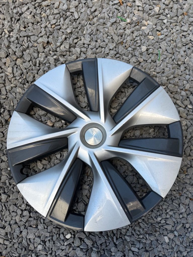 4 x Tesla Model Y Gemini wheel covers
