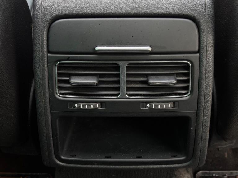 2016 Volkswagen Touareg 3.0 TDI V6 BlueMotion Tech R-Line Tiptronic 4WD Euro 6 (s/s) 5dr ESTATE D...