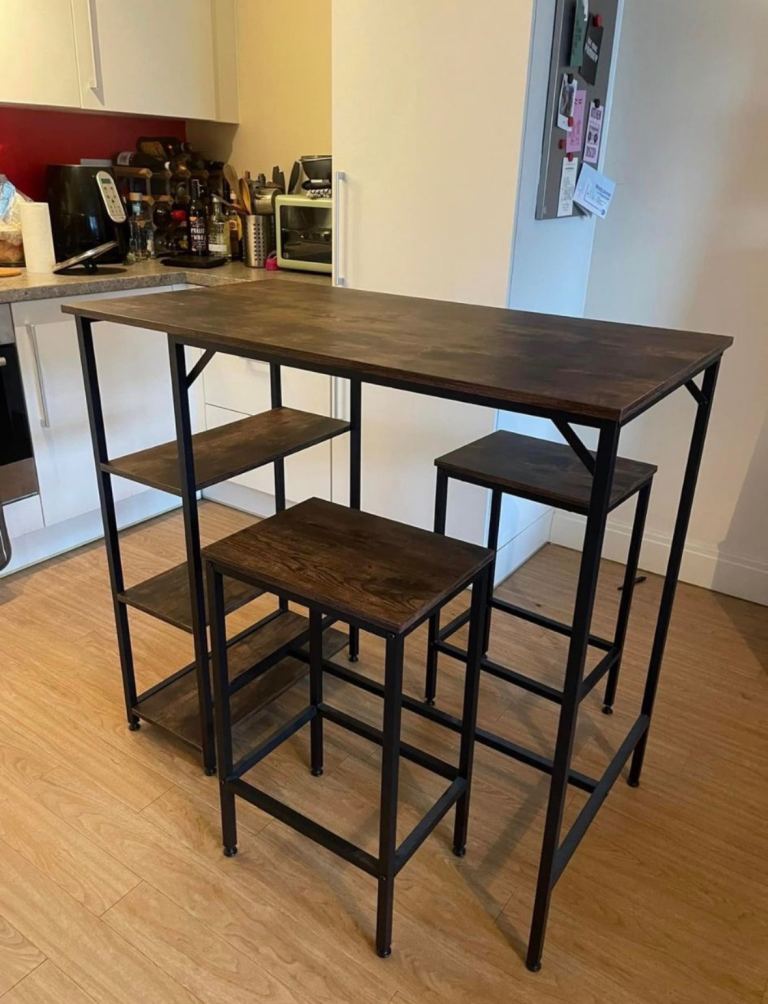 Breakfast Bar/Kitchen Island