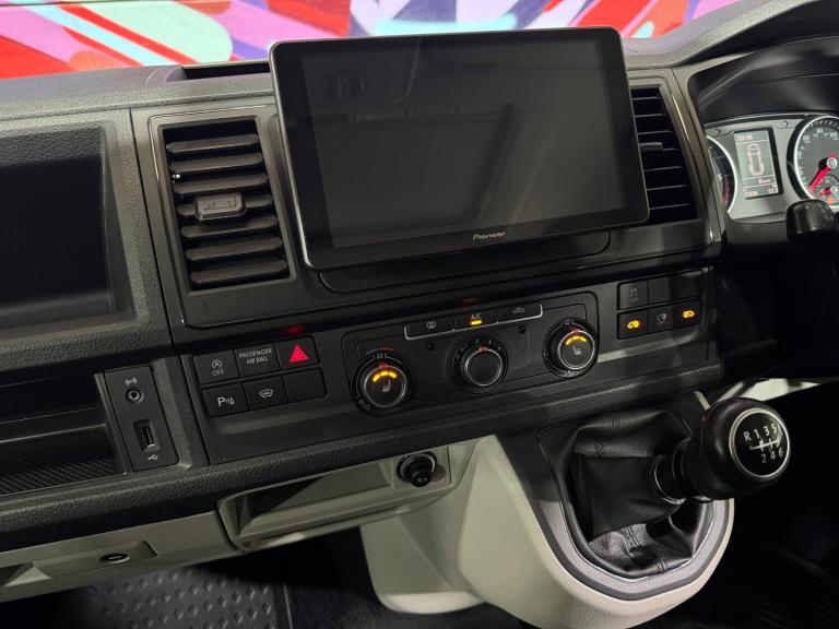 2017 Volkswagen Transporter 2.0 BiTDI BMT 204 Highline Kombi Van 4MOTION Crew Van Diesel Manual