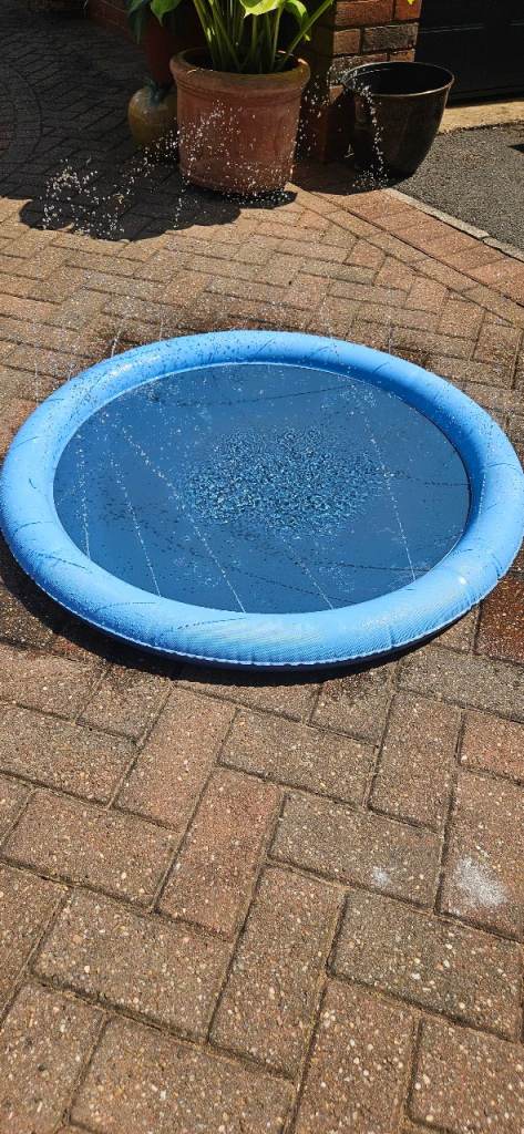 Luvura Paradise Pet Splash Pad 40inch x 40inch
