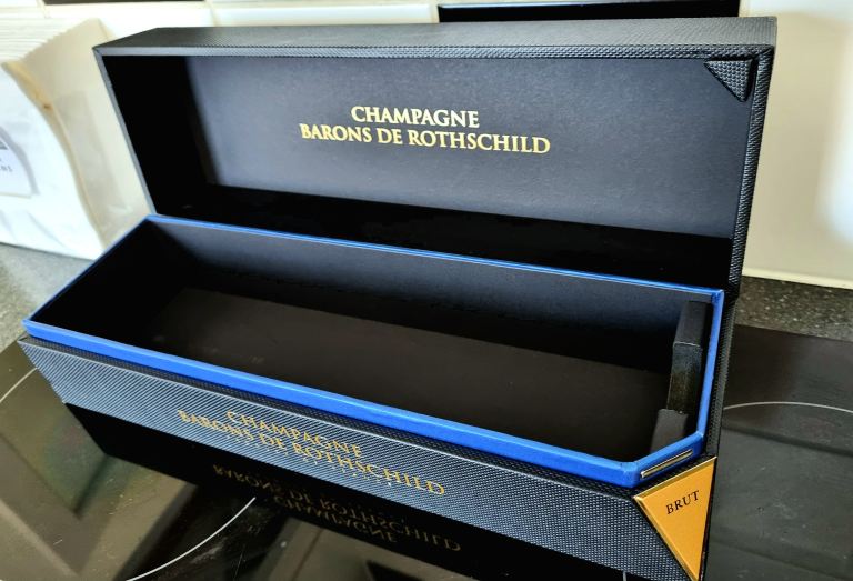 Gift box for Champagne 