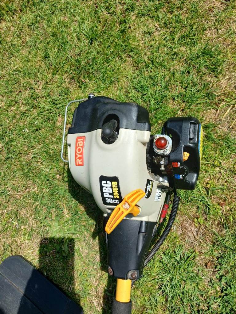 Ryobi PBC 3040B Petrol Strimmer – Good Condition