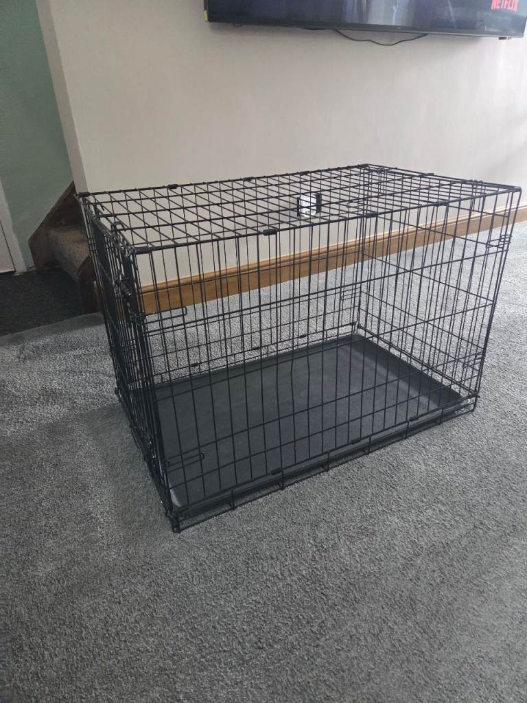Medium dog crate 