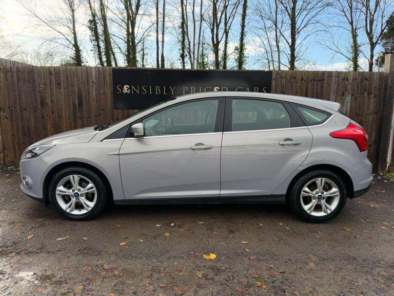 2012 Ford Focus 1.6 Zetec Euro 5 5dr HATCHBACK Petrol Manual