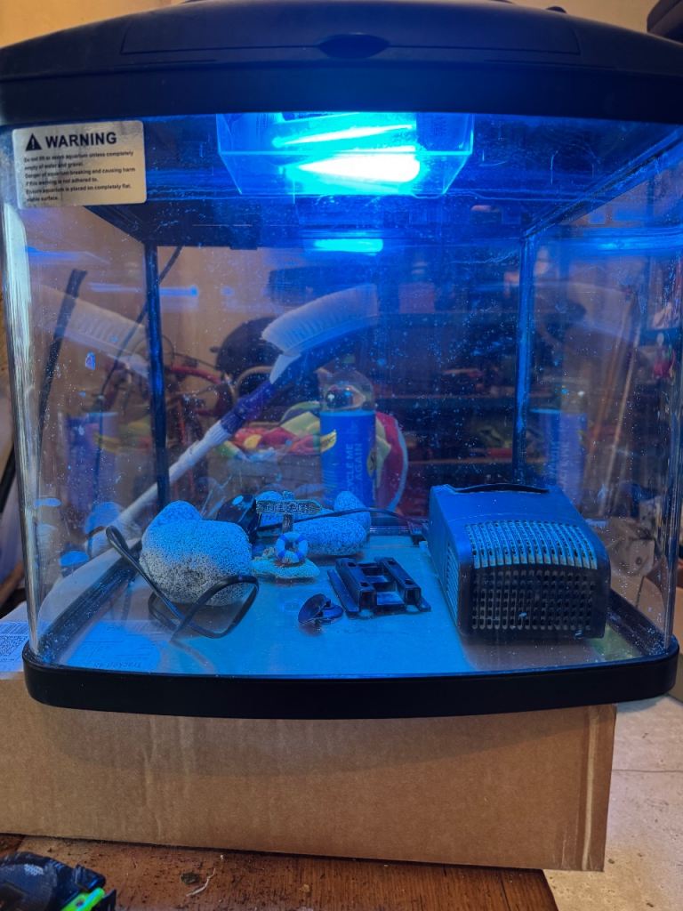 Glass Fish Tank / Aquarium- Approx 60 litres - Accessories Included