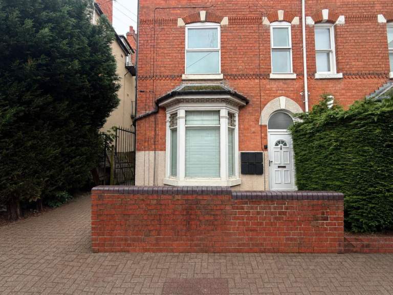 **CAROLINE ROAD**ONE BEDROOM FLAT  ** AVAILABLE TO LET** MOSELEY ** GROUND FLOOR**VIEW NOW**