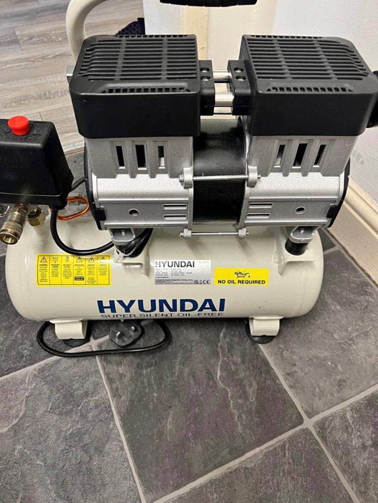 Hyundai HY5508X 8L Ultra Quiet Air Compressor - Used Once 20 Mins! Near Mint