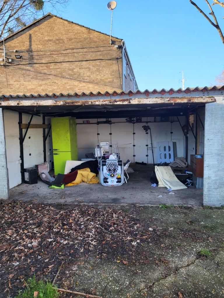 Double Garage for rent 