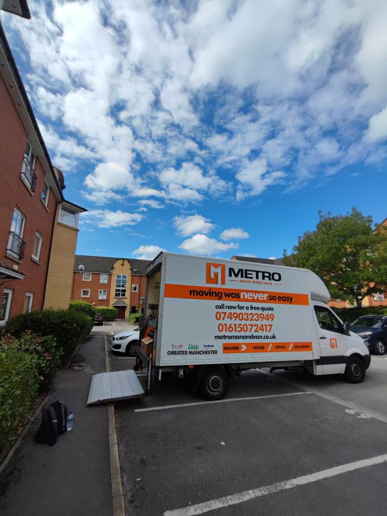 Metro man and van Hyde/Mottram/Greater Manchester.