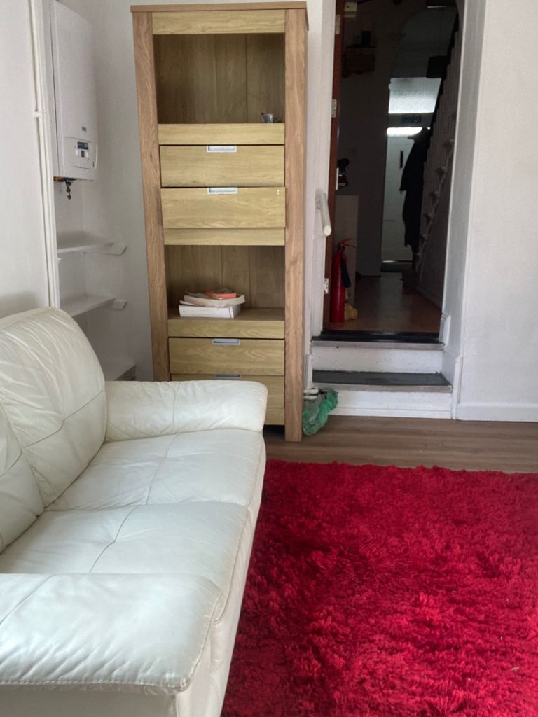 Large Double Room in The Grove Uplands