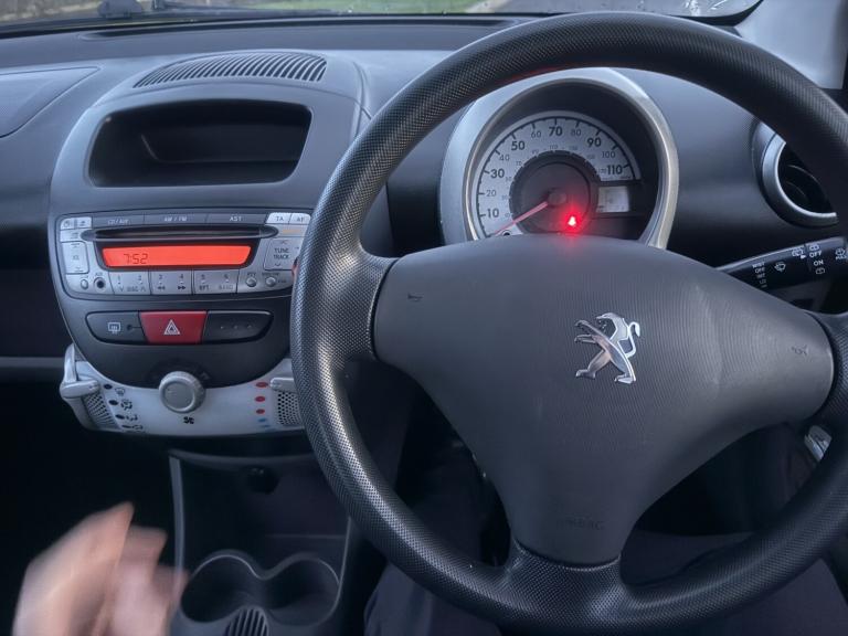 PEUGEOT 107 1.0 12V Urban Lite 2010