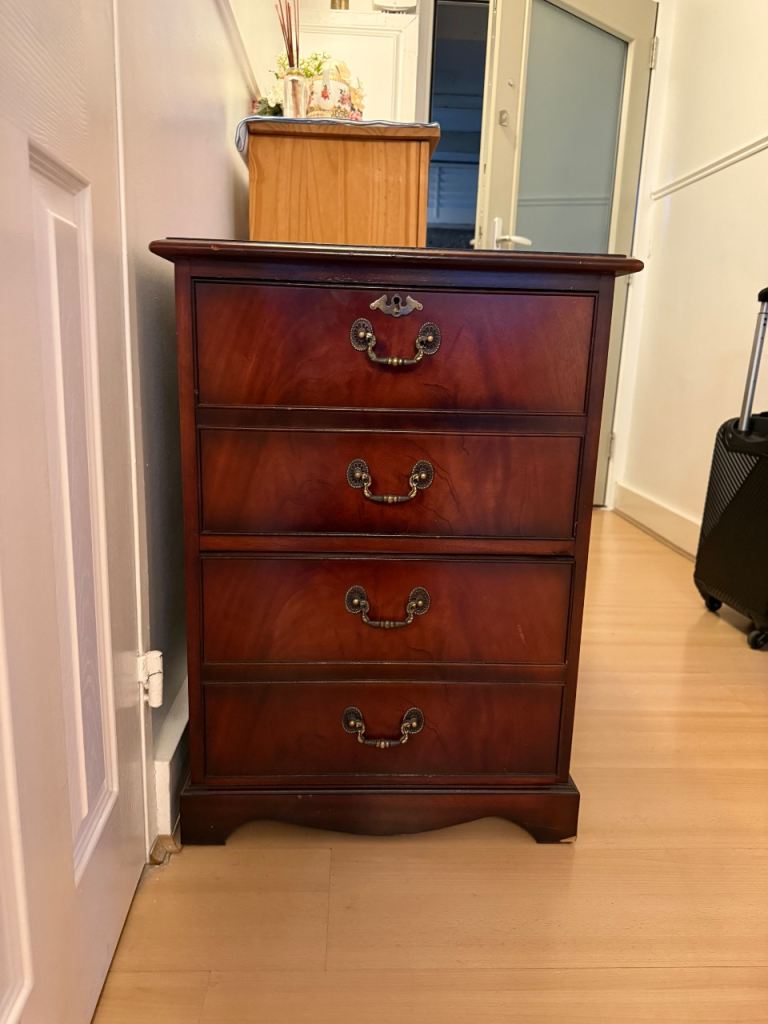 Small Wooden Chest of Drawers with Leather Top – Good Condition