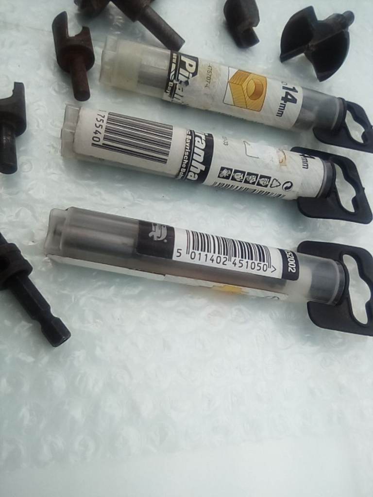 Assorted router tools. £12