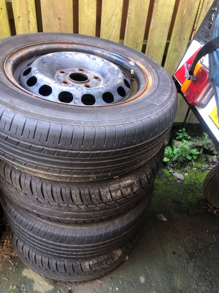 Wheels with good tyres 