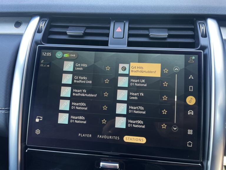 2022 Land Rover Discovery 3.0 D300 MHEV R-Dynamic SE SUV 5dr Diesel Auto 4WD Euro 6 (s/s) (300 ps...