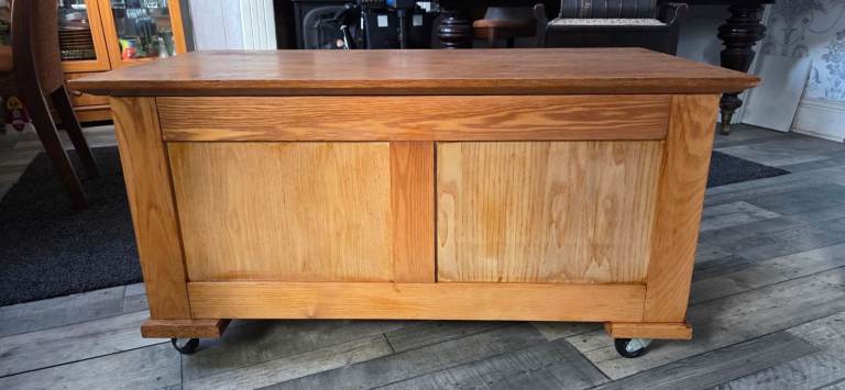 Country Rustic Oak Blanket Box on wheels