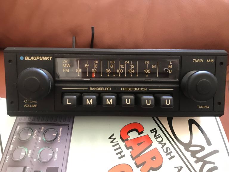 Car radio 