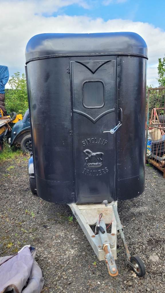 Sinclair horsebox trailer