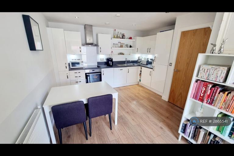 1 bedroom flat in Crown Drive, Romford, RM7 (1 bed) (#2865541)