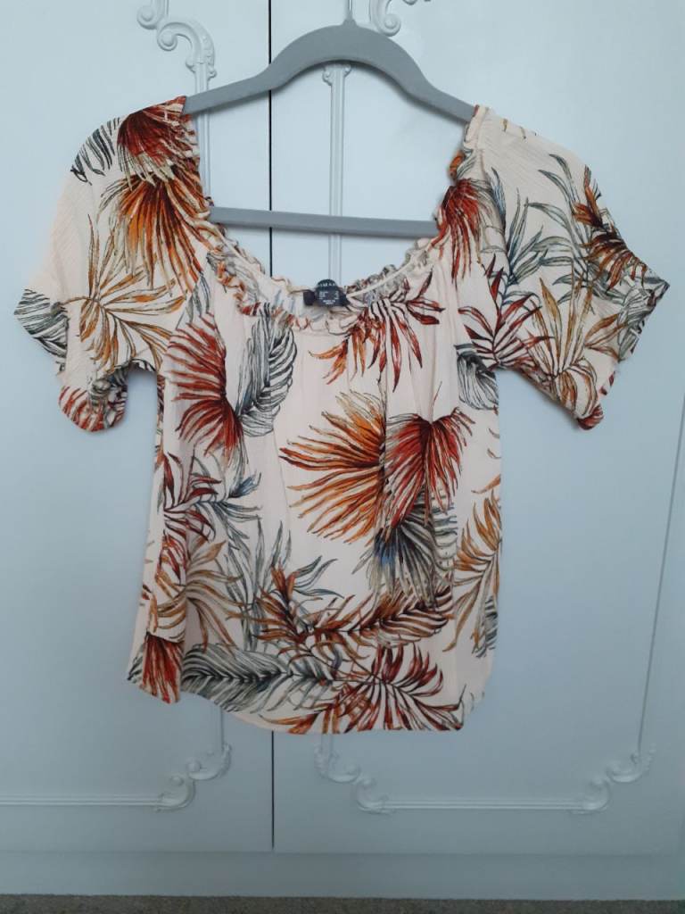 WORN HANDFUL OF TIMES - PRIMARK TOP - SIZE 8