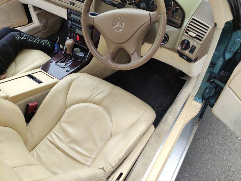 ***MERCEDES SL R129 - WITH RARE LPG/GAS DUAL FUEL CONVERSION - VERY CHEAP ON FUEL***