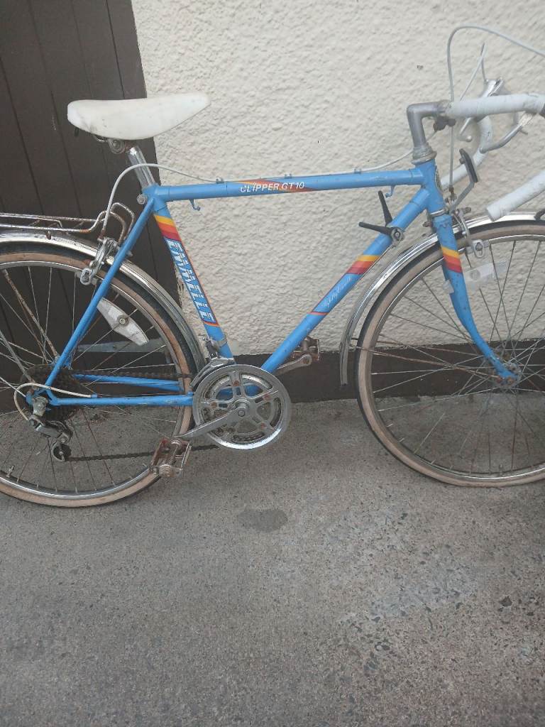 Classic Blue Commuter Bicycle – Fair Condition
