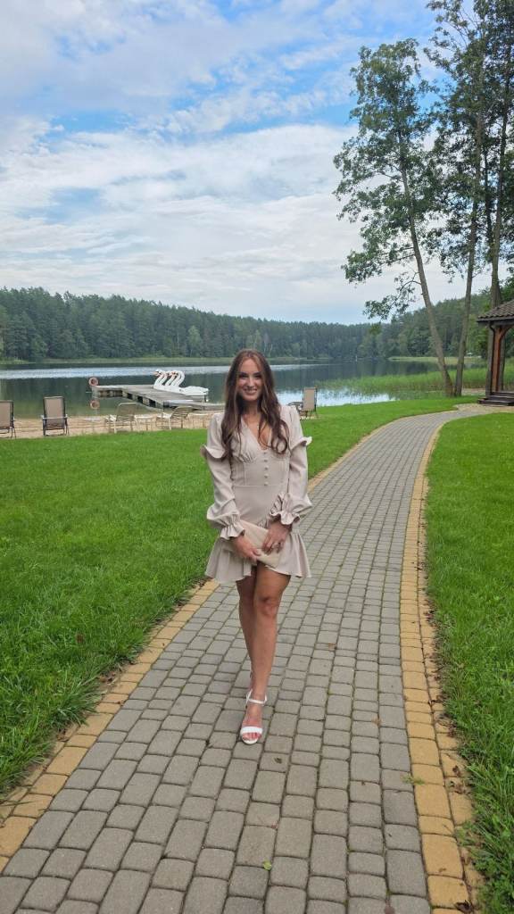 Beautiful dress 👗 