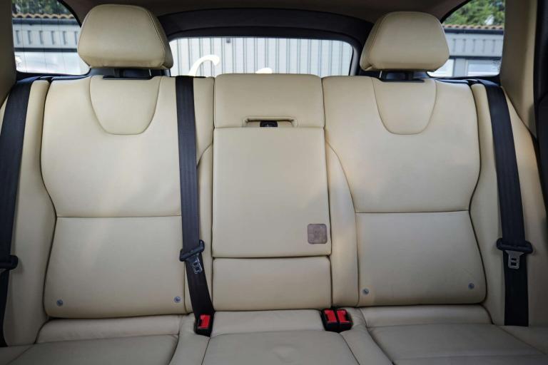 2016 Volvo XC60 2.4 XC60 SE Luxury Nav D5 AWD 4WD 5dr SUV Diesel Manual