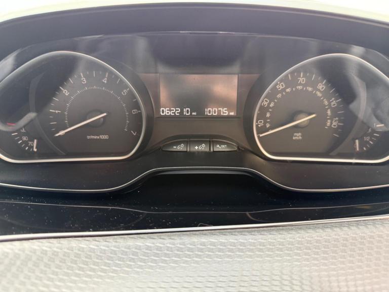 2017 Peugeot 208 1.2 PureTech Allure Euro 6 5dr HATCHBACK Petrol Manual