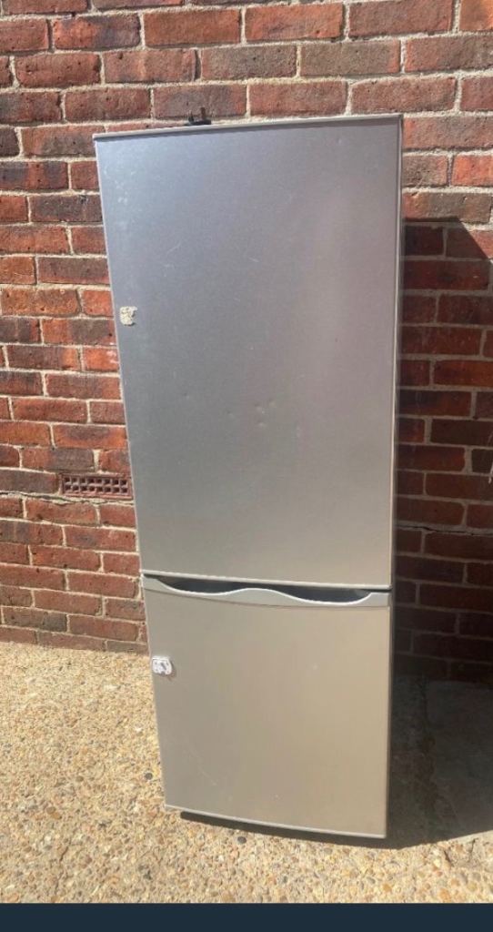 Silver Freestanding Fridge Freezer – Good Condition