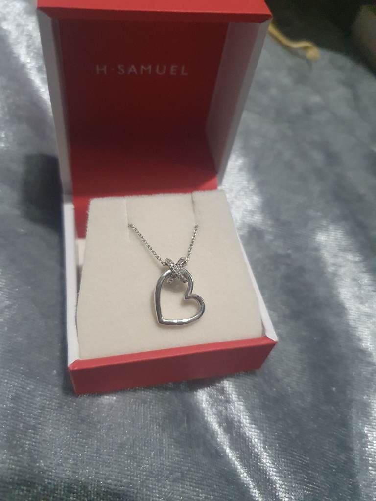 Sterling Silver Diamond Heart Kiss necklace 