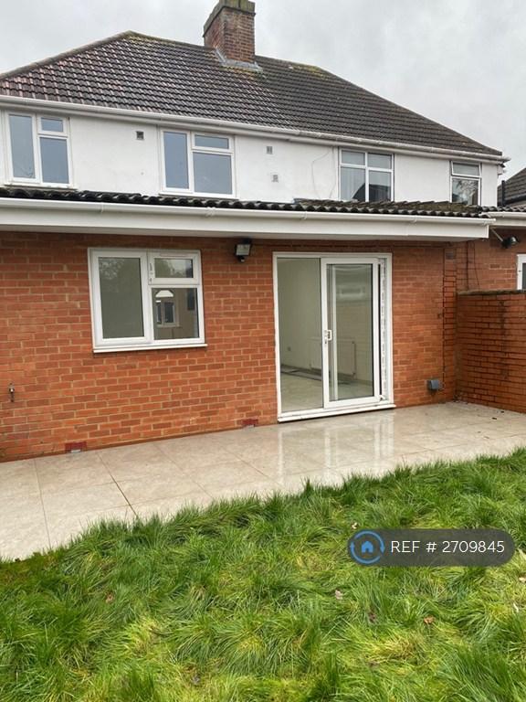 3 bedroom house in Roseheath Road, Hounslow, TW4 (3 bed) (#2709845)