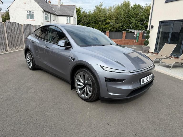 2025/25 TESLA MODEL Y LAUNCH SERIES LONG RANGE (DUAL MOTOR) AWD