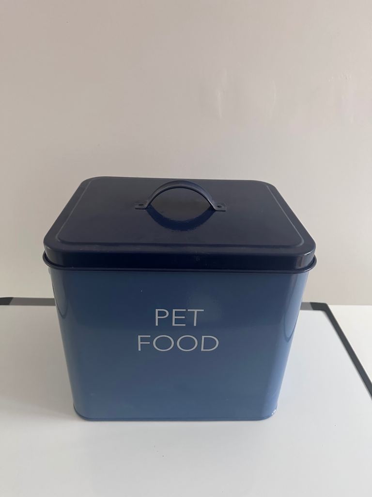 Pet food tin 